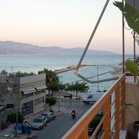 Infinity Blue Next To The Sea Kalamata Exterior foto